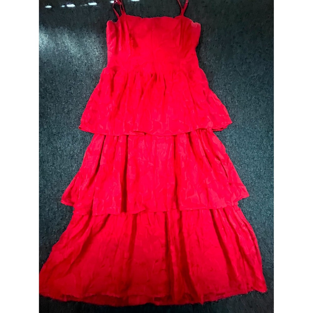 Lulus Tiered Maxi Dress Womens Medium Red Floral Smocked Back Zip Formal Party